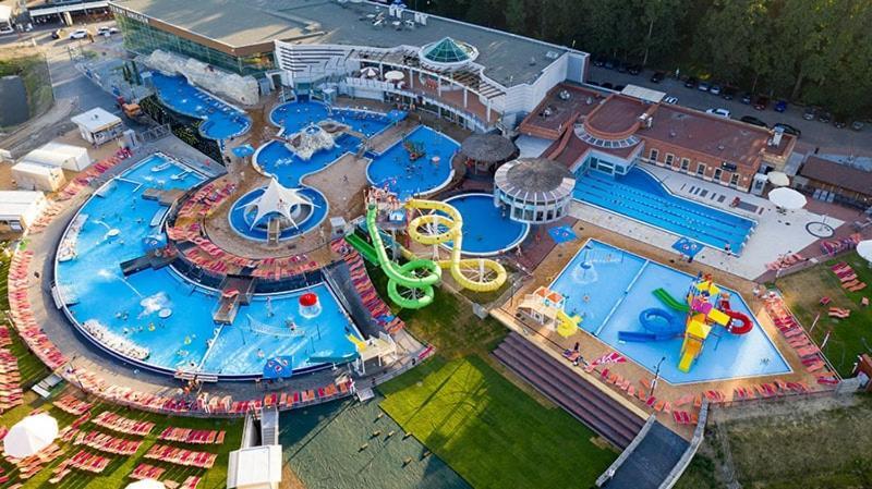 Lifestyle Apartments -Zielony Uniejow "Prywatne Kapiele Termalne" Εξωτερικό φωτογραφία